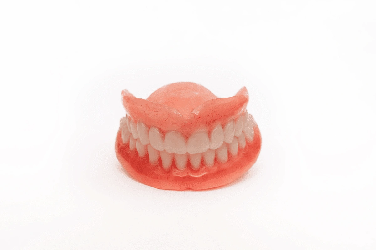 Top Tips for Eating Comfortably with New Dentures